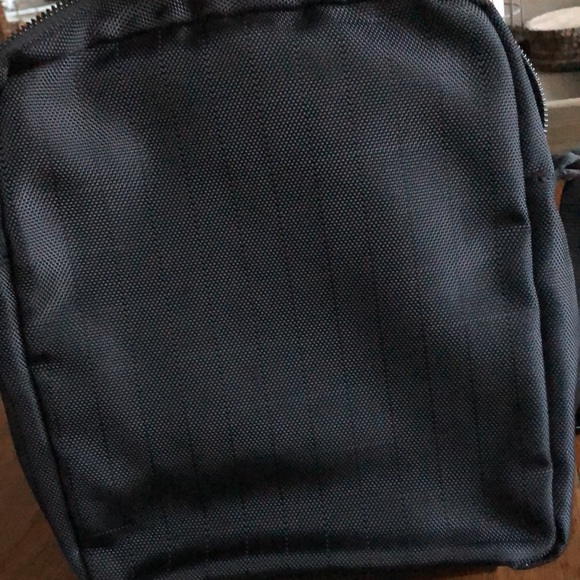 David Bitton Buffalo Man crossbody travel bag - Picture 7 of 16